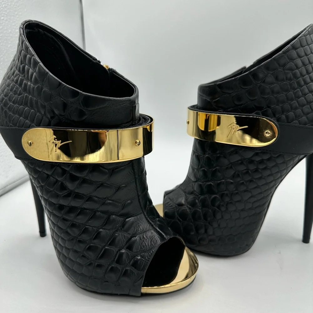 Booties - Picture 4 of 7